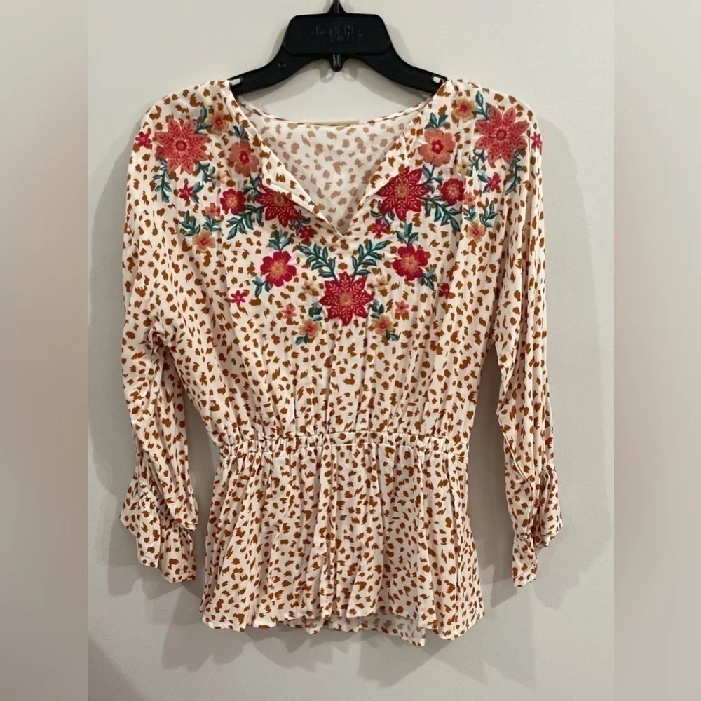 Savanna Jane Peplum Embroidered Top Size Small/Will Fit Size Medium NWT - Picture 2 of 5